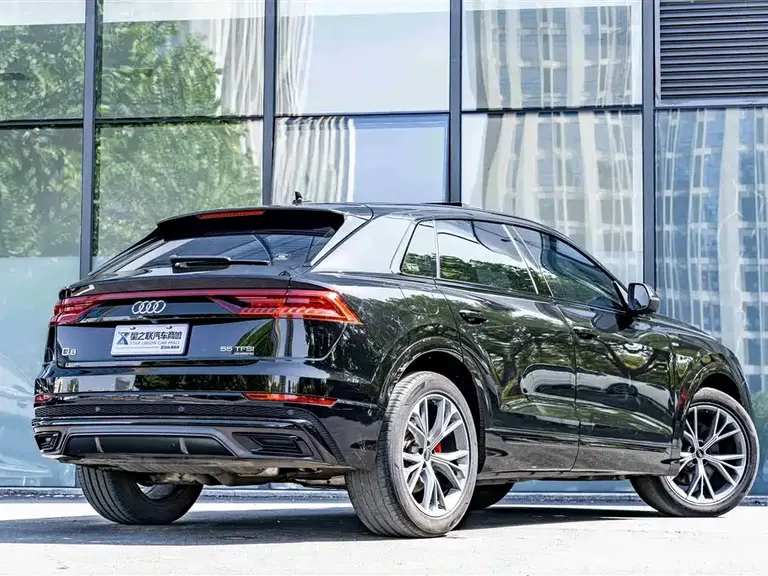 Audi Q8 55 TFSI Select Dynamic