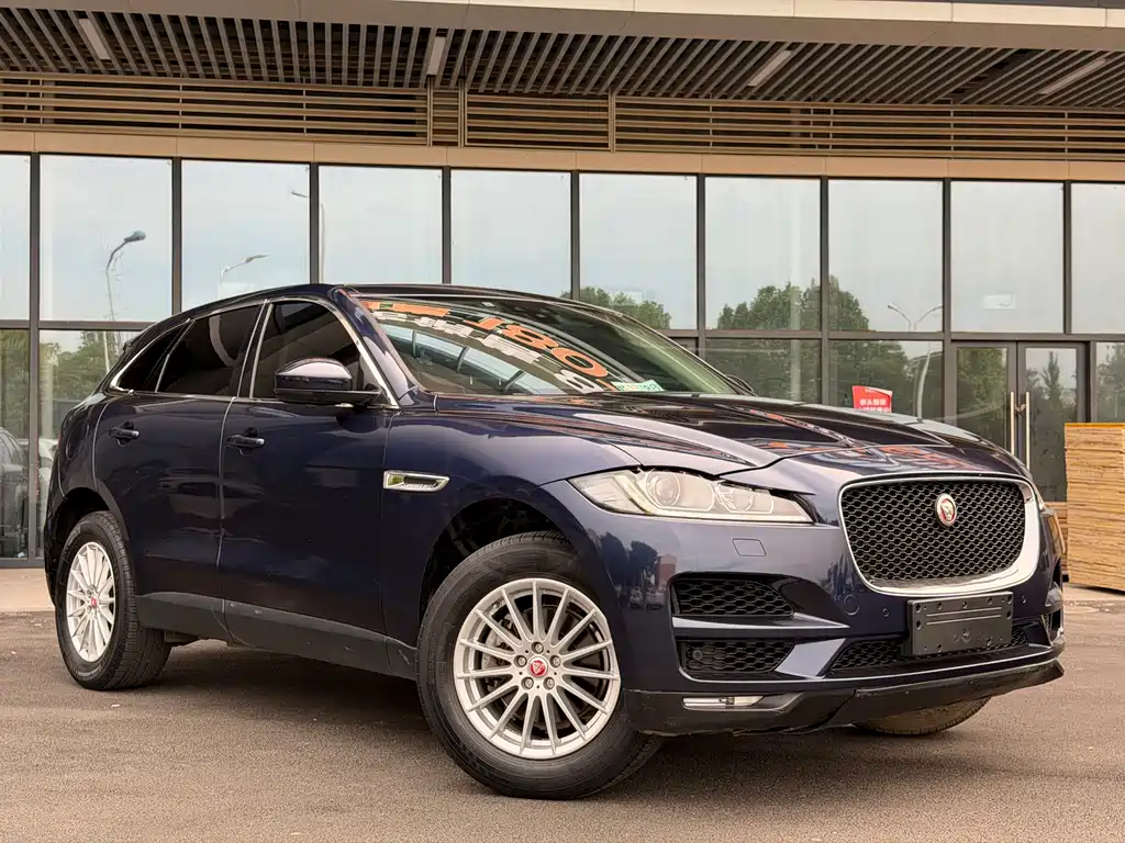 Jaguar F-PACE 2.0 T 4 WD Urban Premium