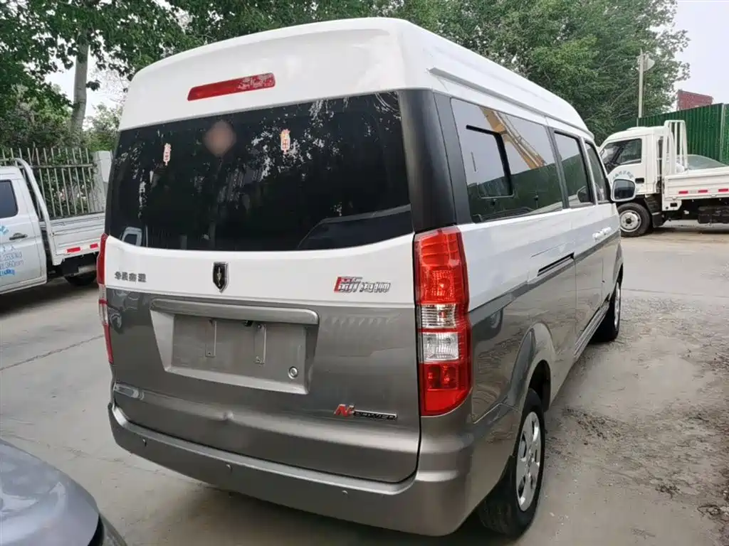 New Haishi X30 L 新海狮X30 L 2022款 1.5 L超享版无空调客车国VI SWC15 M
