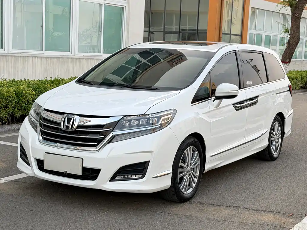 Elysion 2.4 L Luxury