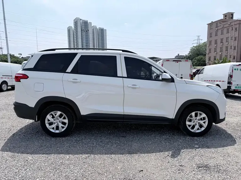 Wuling Hongguang S3 1.5 L Manual Standard CN-VI