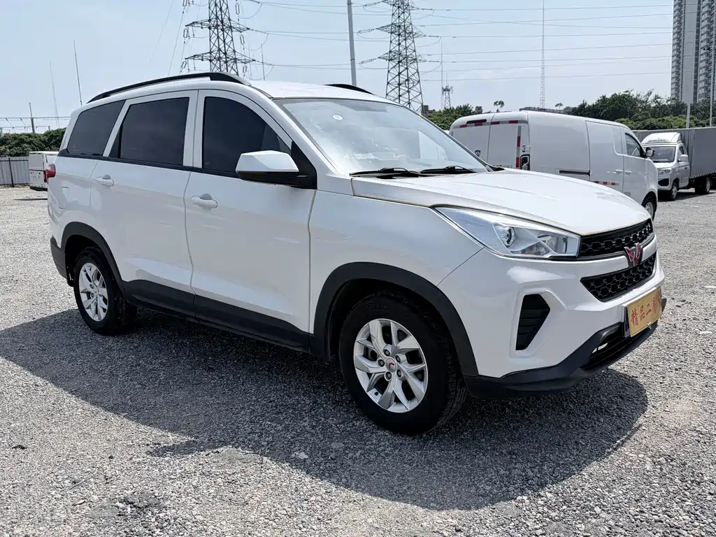 Wuling Hongguang S3 1.5 L Manual Standard CN-VI