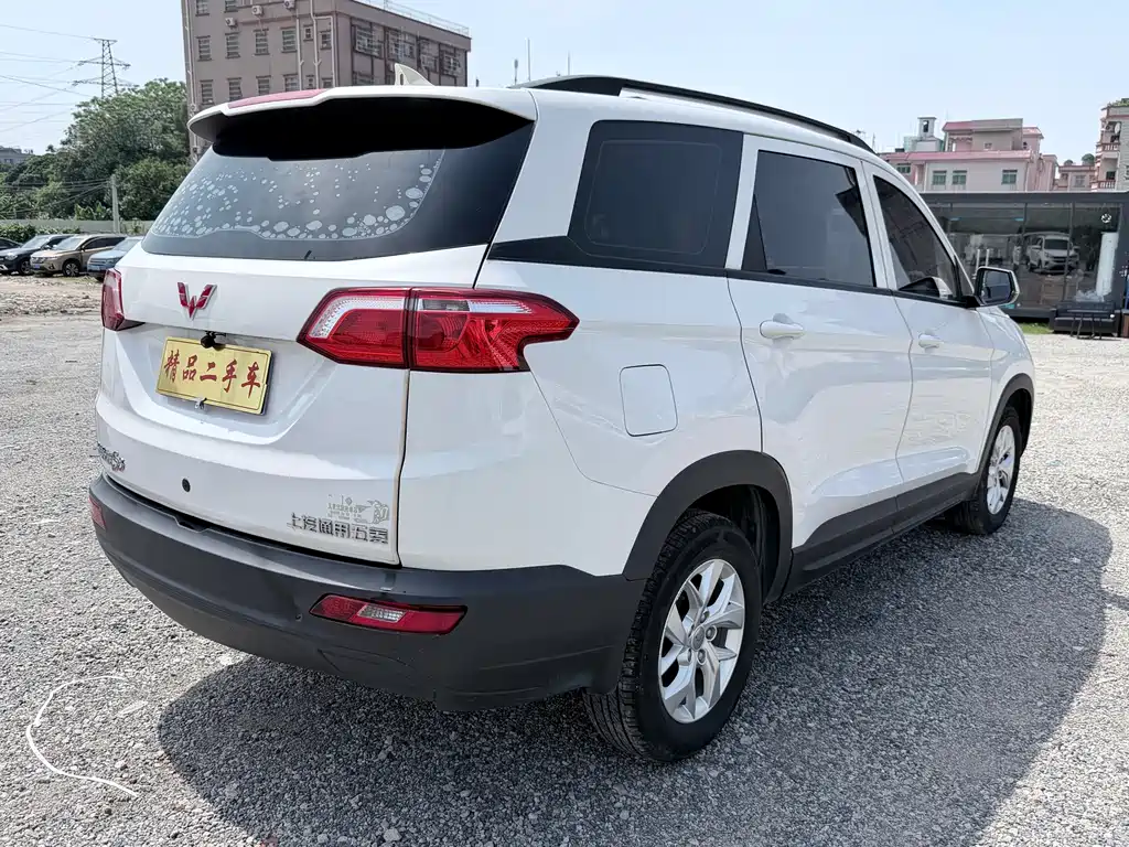 Wuling Hongguang S3 1.5 L Manual Standard CN-VI
