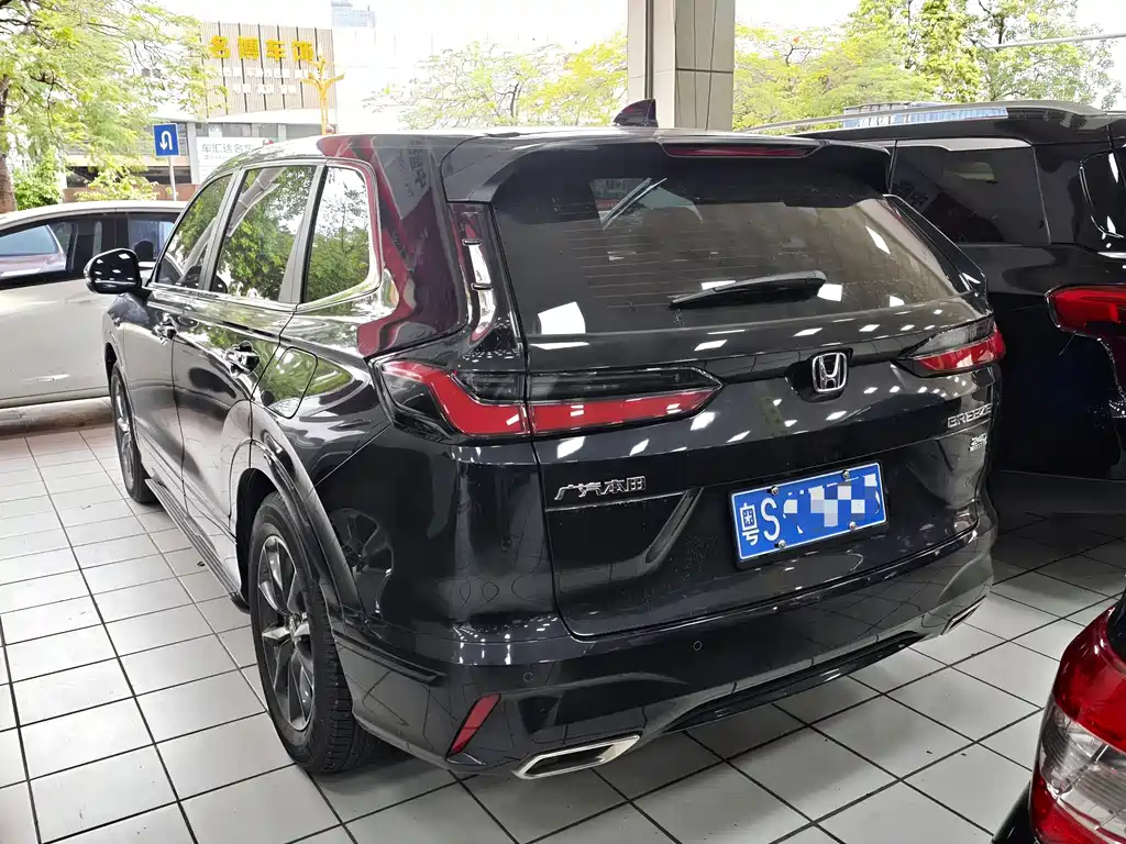 Breeze 240 TURBO 2 WD Honor Shine 5-seat