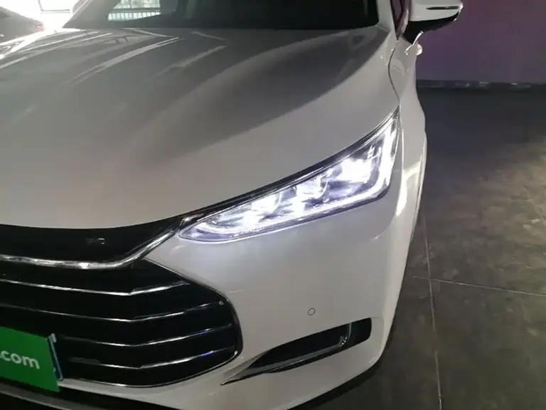BYD Tang 2.0 T Auto Connected Honored 7-seat CN-V