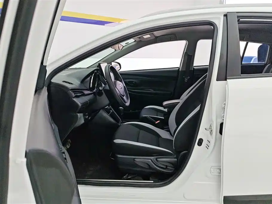 YARiS L Zhixuan Zhixuan X 1.5 L CVT Leading