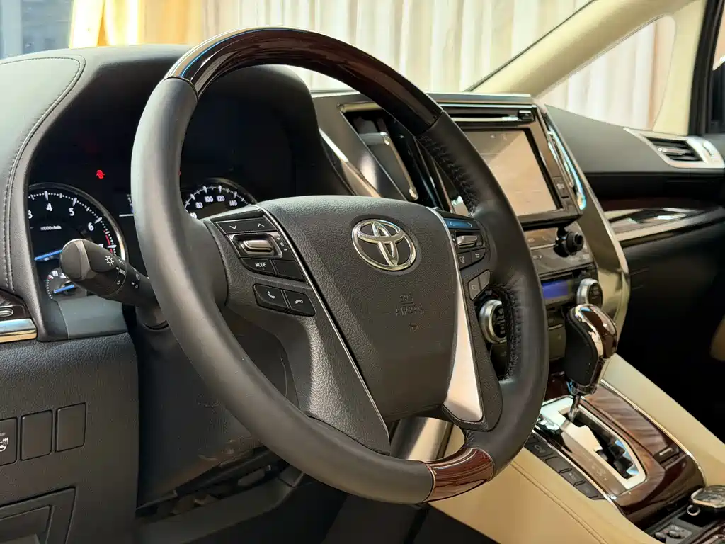 Alphard 3.5 L Luxury