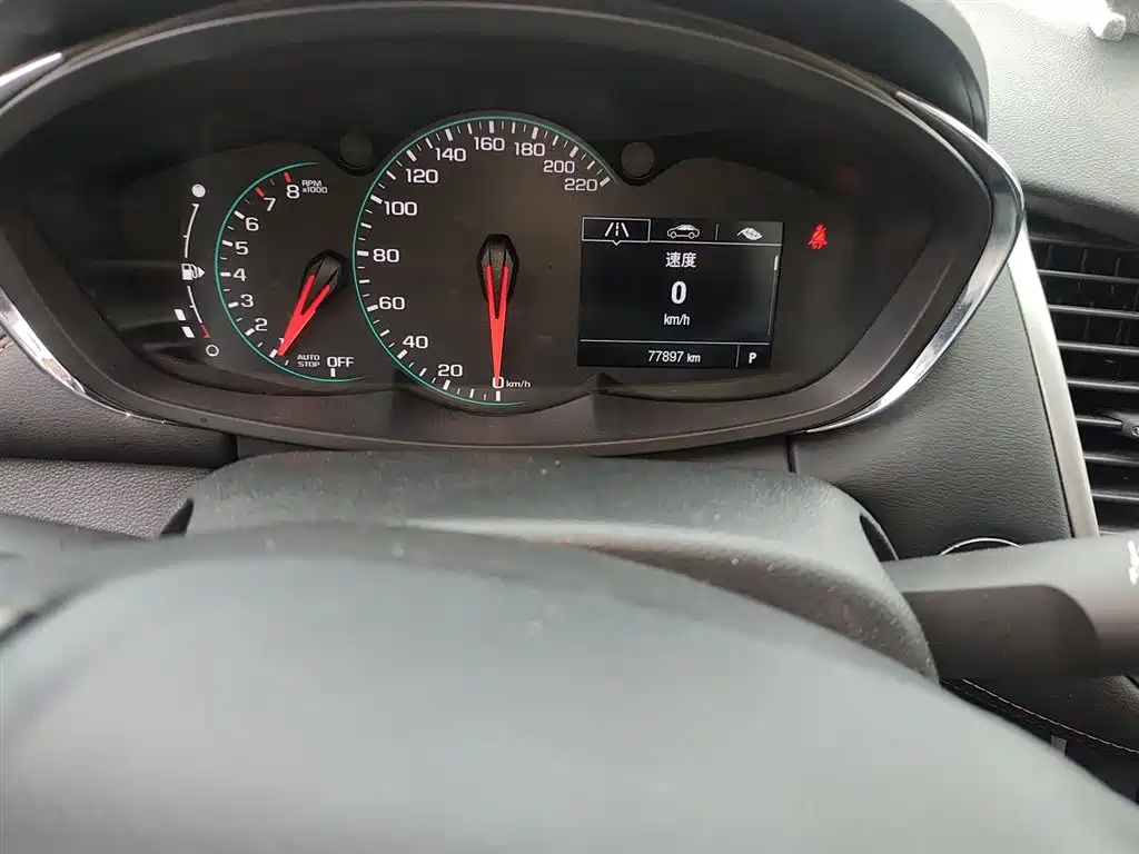 Tracker 1.4 T Auto 2 WD Luxury