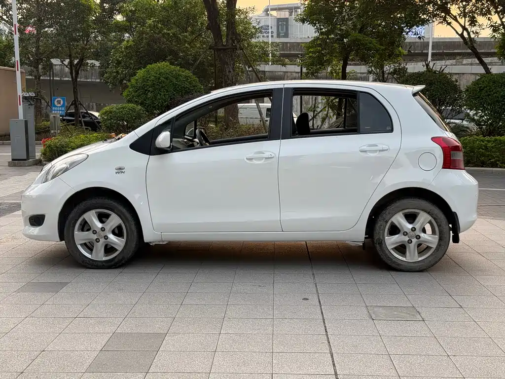 Yaris 雅力士 2011款 1.6 G 自动炫动版