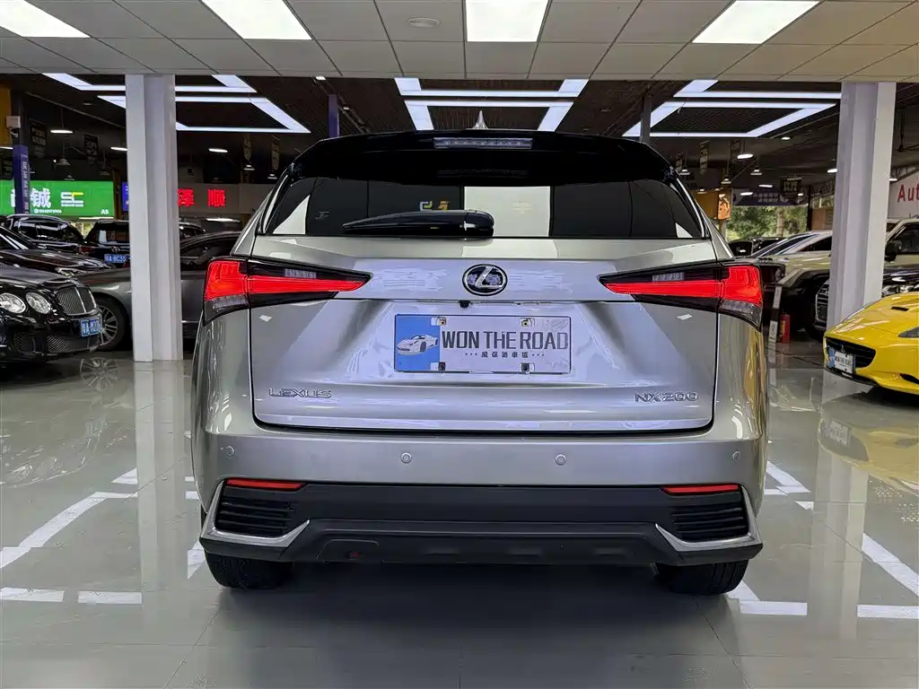 Lexus NX 200 FWD Sharp Travel CN-VI