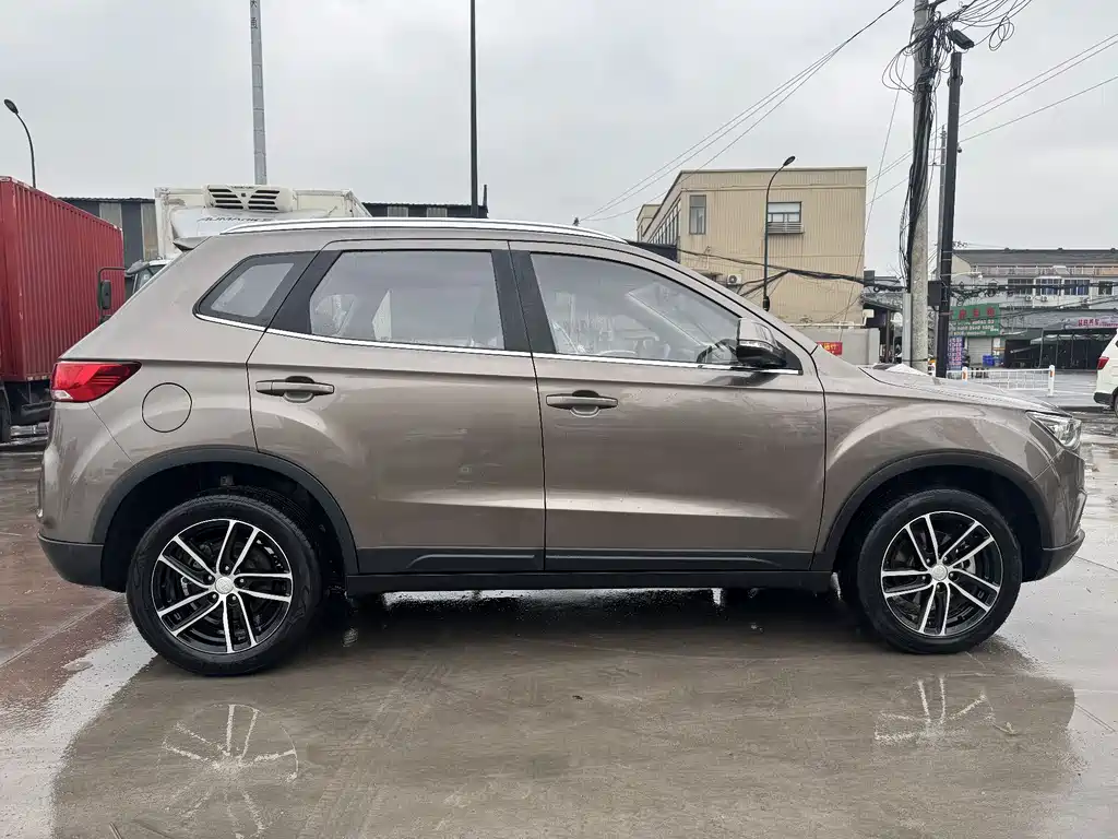 Besturn X40 1.6 L Auto Luxury