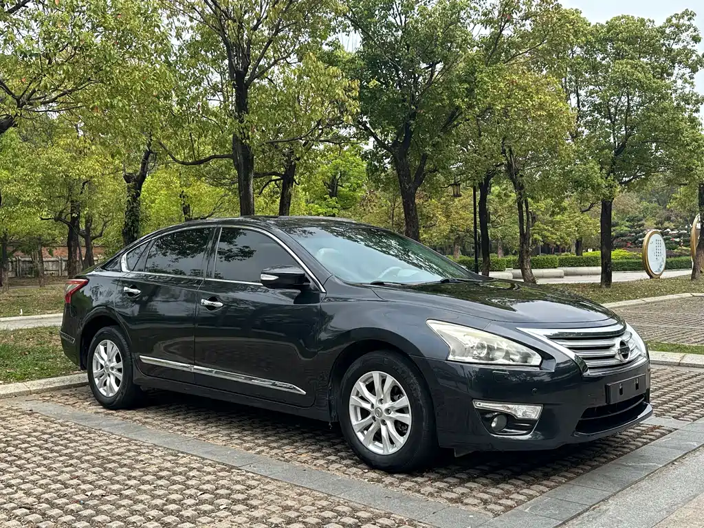Teana 2.5 L XL Leading