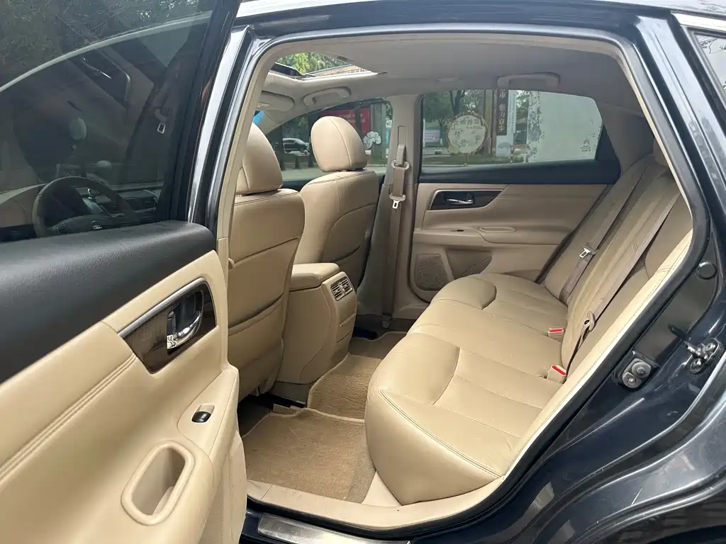 Teana 2.5 L XL Leading