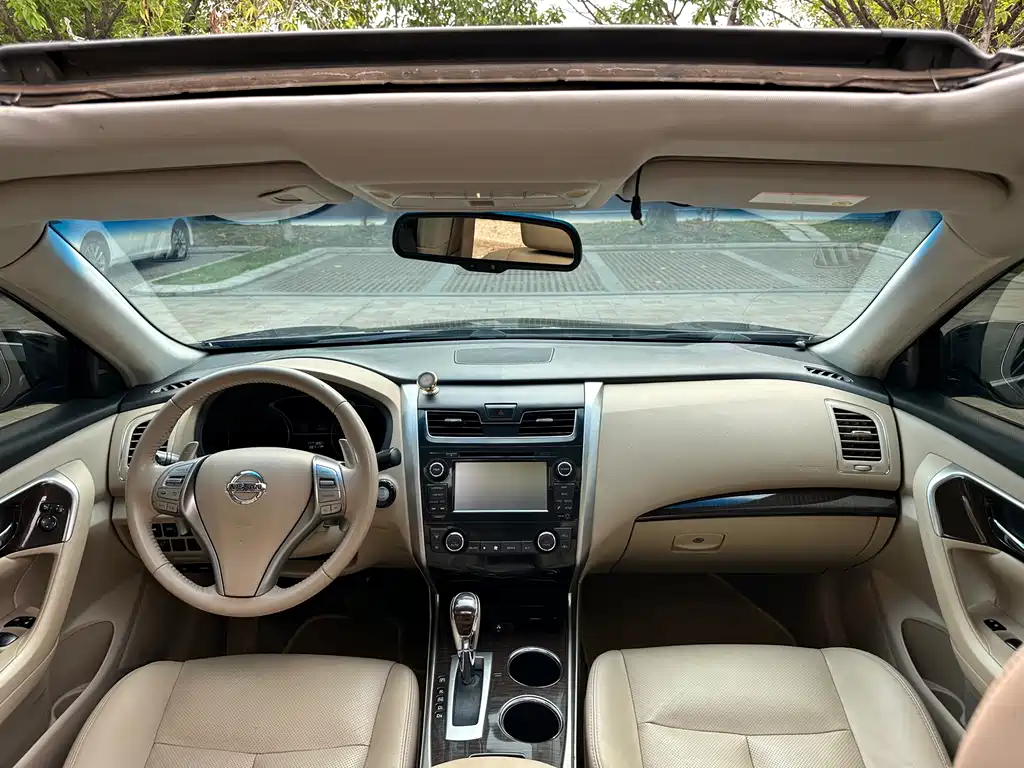 Teana 2.5 L XL Leading