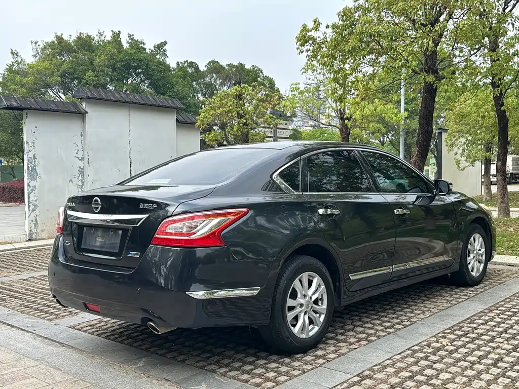 Teana 2.5 L XL Leading