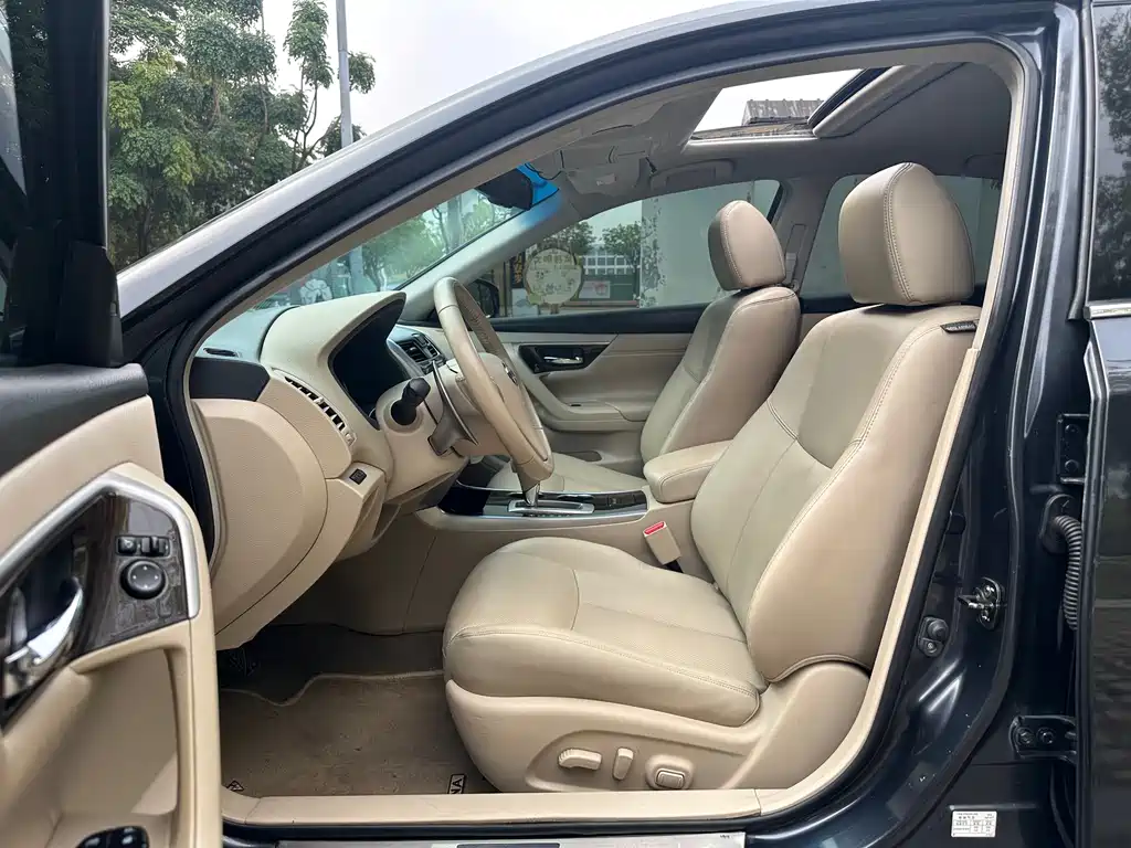 Teana 2.5 L XL Leading