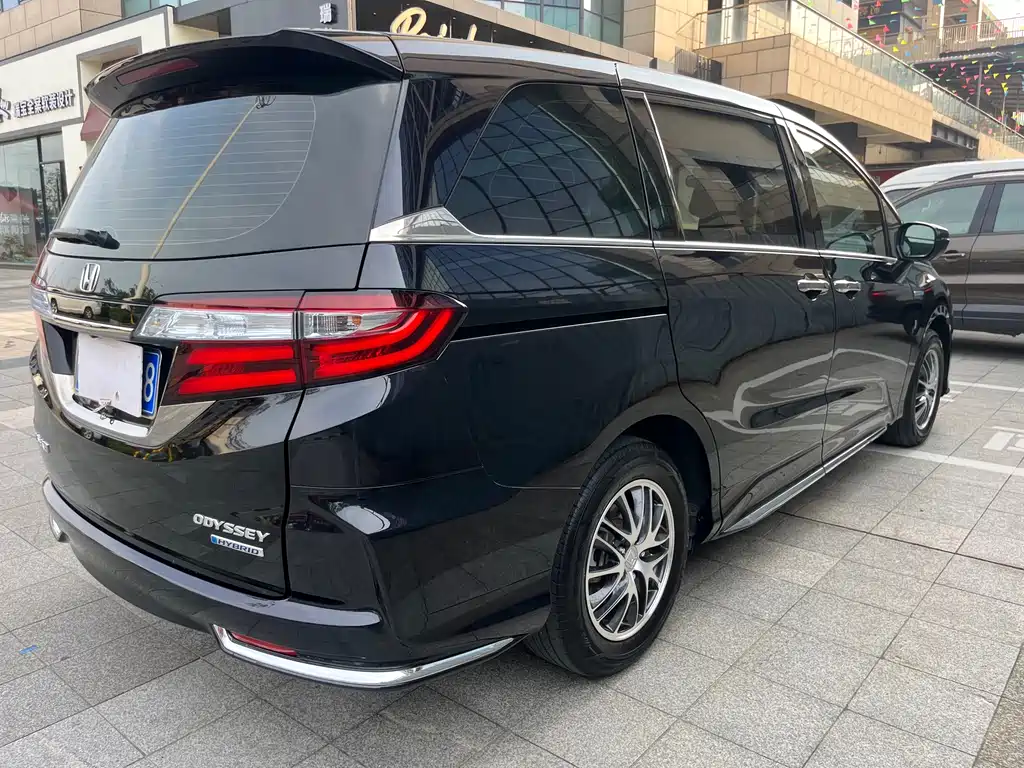 Odyssey 2.0 L Sharp· Smooth Enjoyment