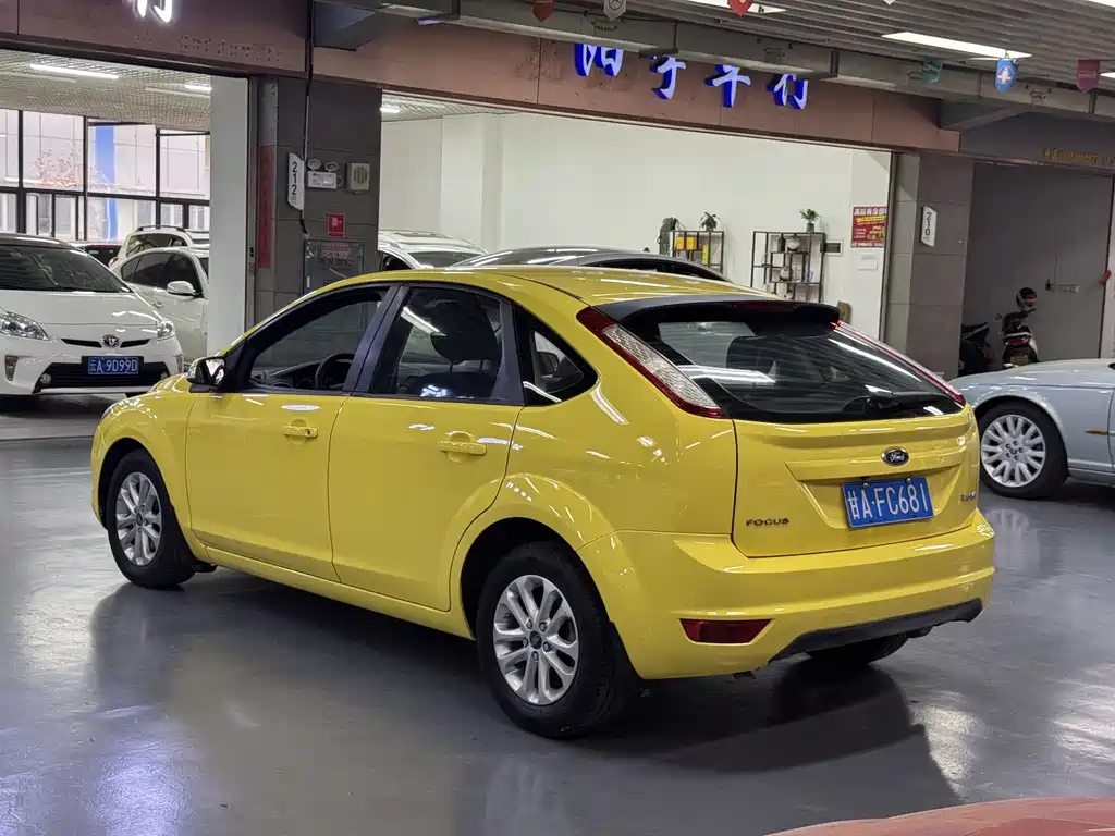 Focus Hatchback Classic 1.8 L Manual Fashion