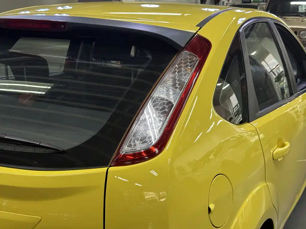 Focus Hatchback Classic 1.8 L Manual Fashion