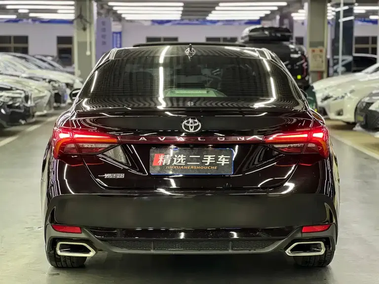 Toyota Avalon 2.5 L Luxury