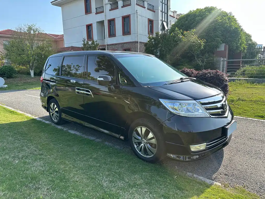 Elysion 2.4 L VTi-S Distinguished