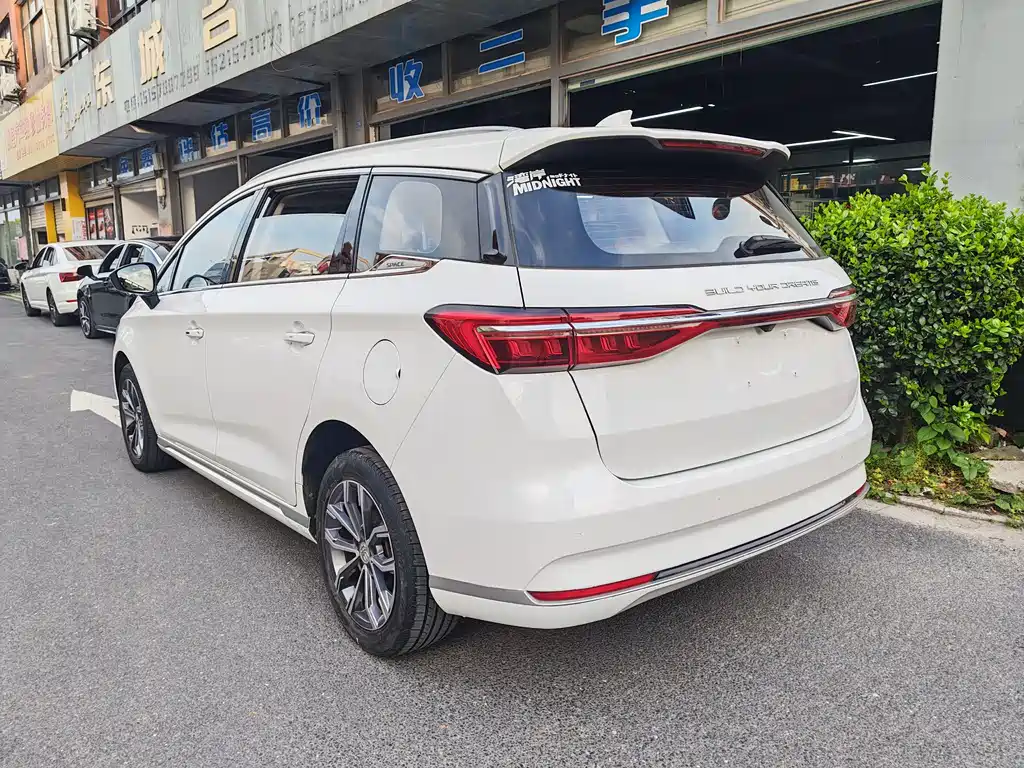 Song MAX Upgraded 1.5 T Auto Luxury 6-seat