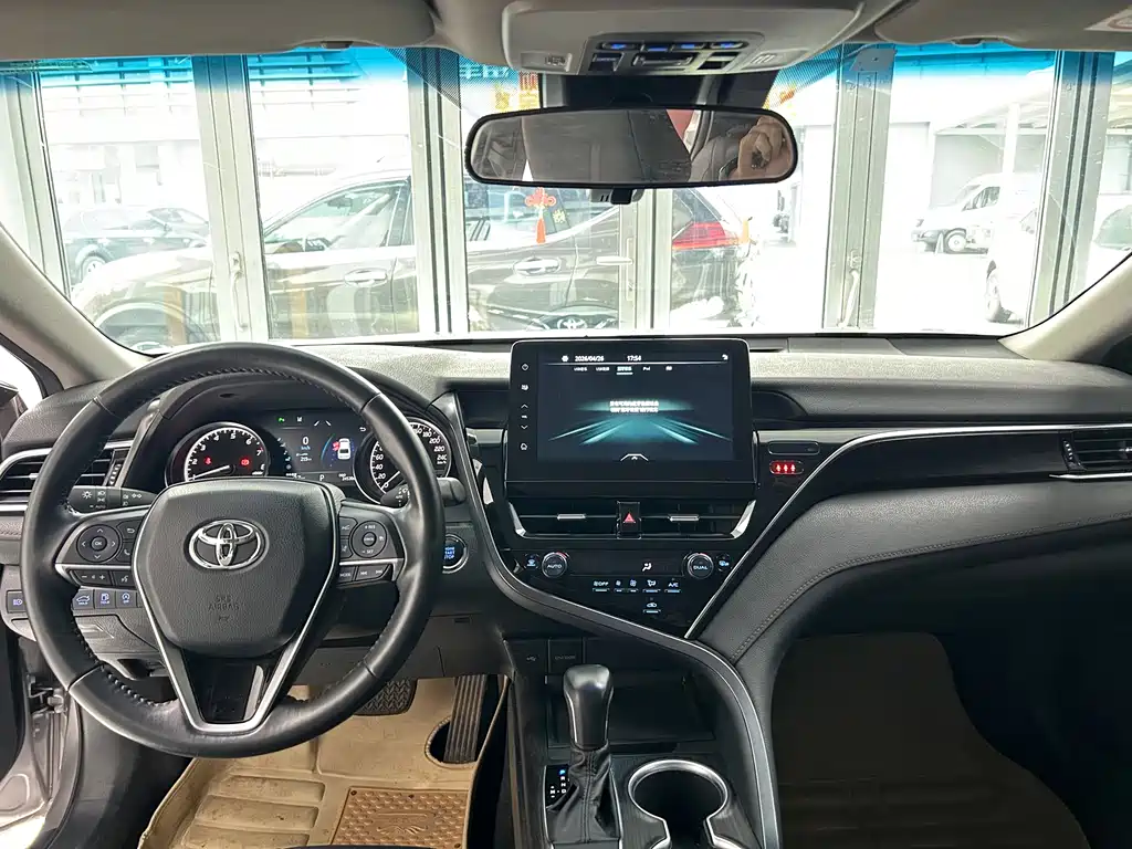 Camry 2.0 G Luxury