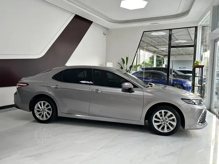 Toyota Camry 2.0 G Luxury