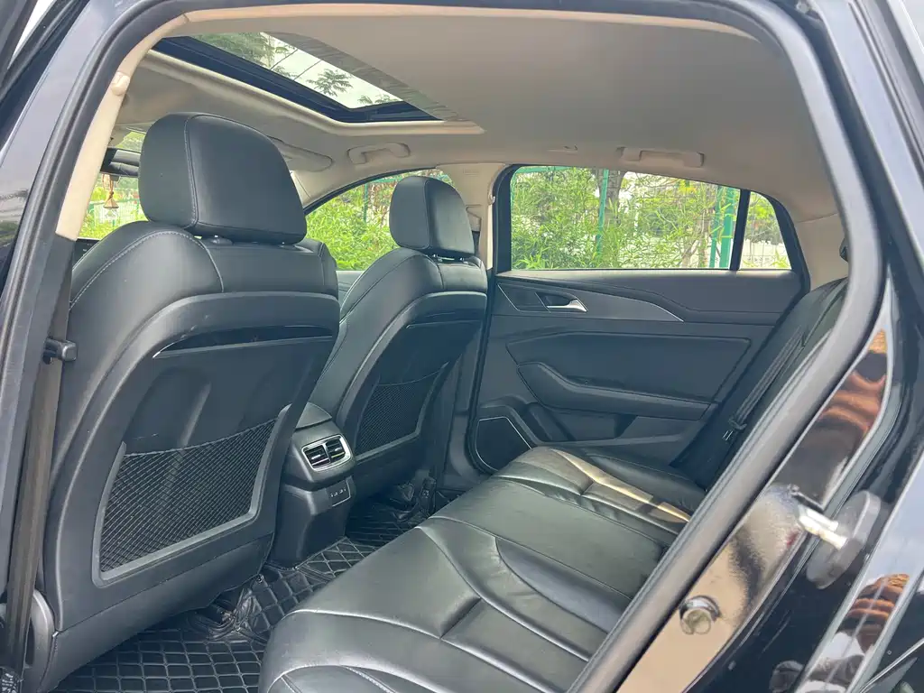 Hongqi H5 Classic 1.5 T DCT Flagship Charm