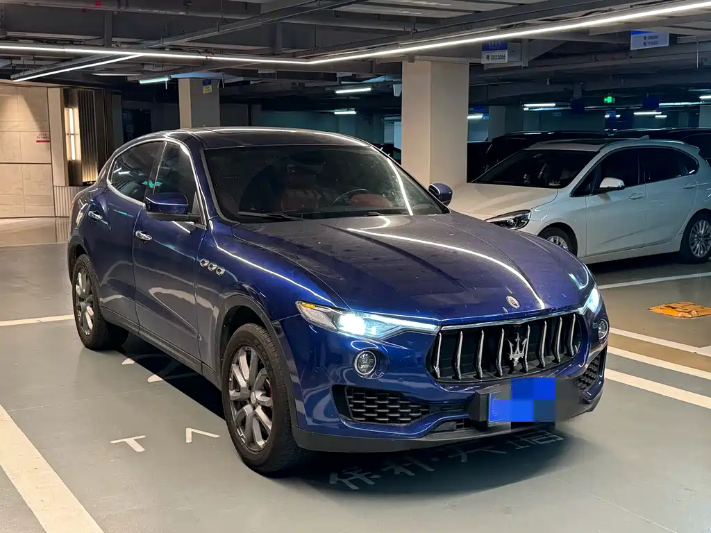 Levante 3.0 T Standard CN-V