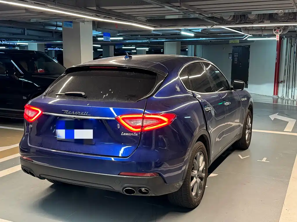 Levante 3.0 T Standard CN-V