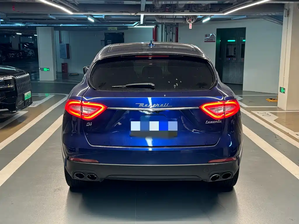 Levante 3.0 T Standard CN-V