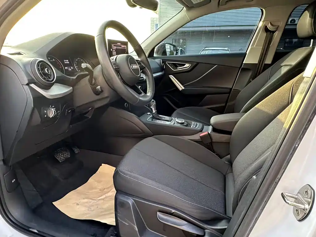 Audi Q2 L 35 TFSI Progressive Dynamic