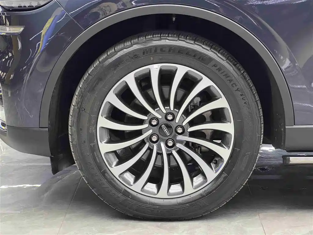 Aviator 3.0 T V6 4 WD Graceful
