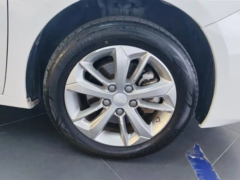 Emgrand GL 1.4 T CVT Luxury