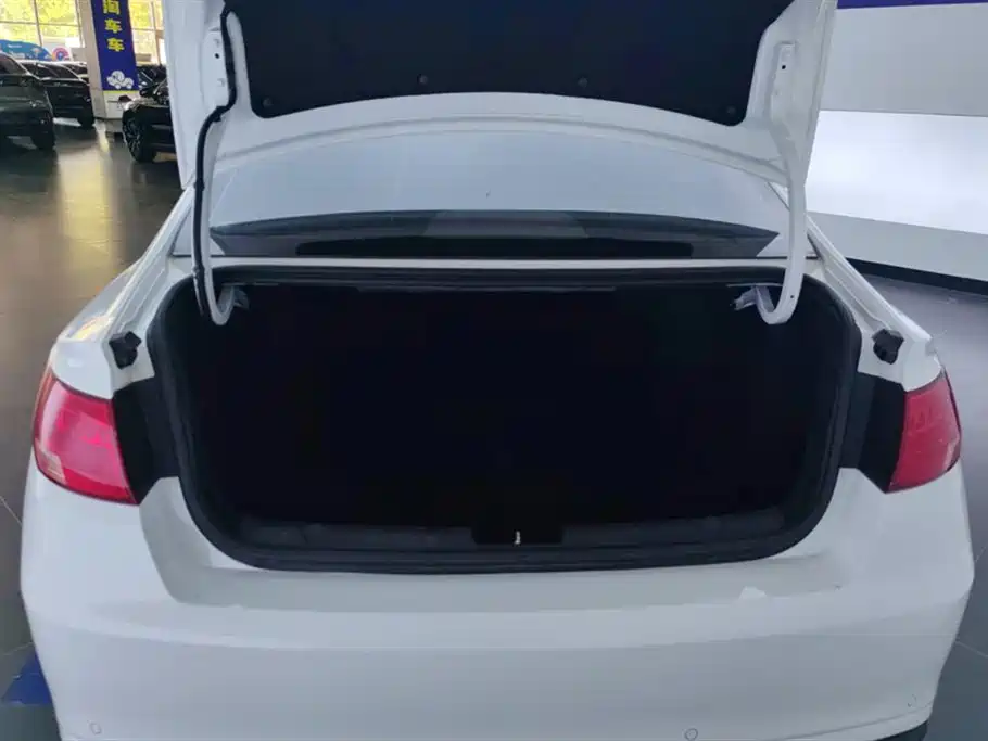 Emgrand GL 1.4 T CVT Luxury