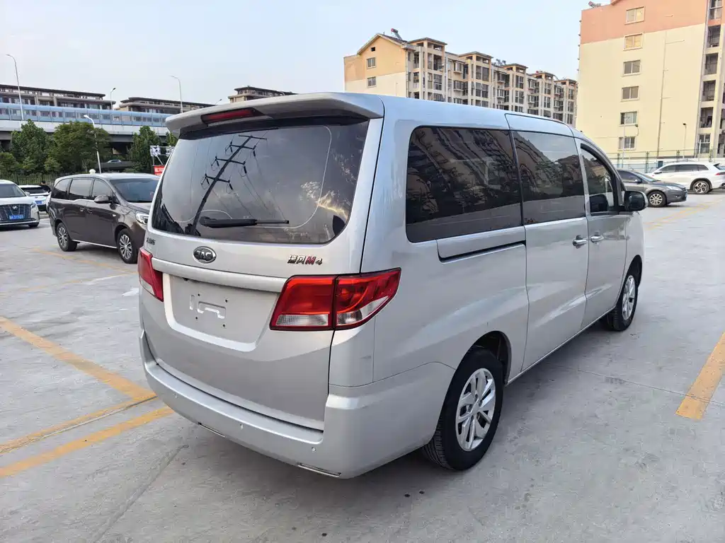 Refine M4 Business Travel Series 2.0 L Manual Comfort CN-V