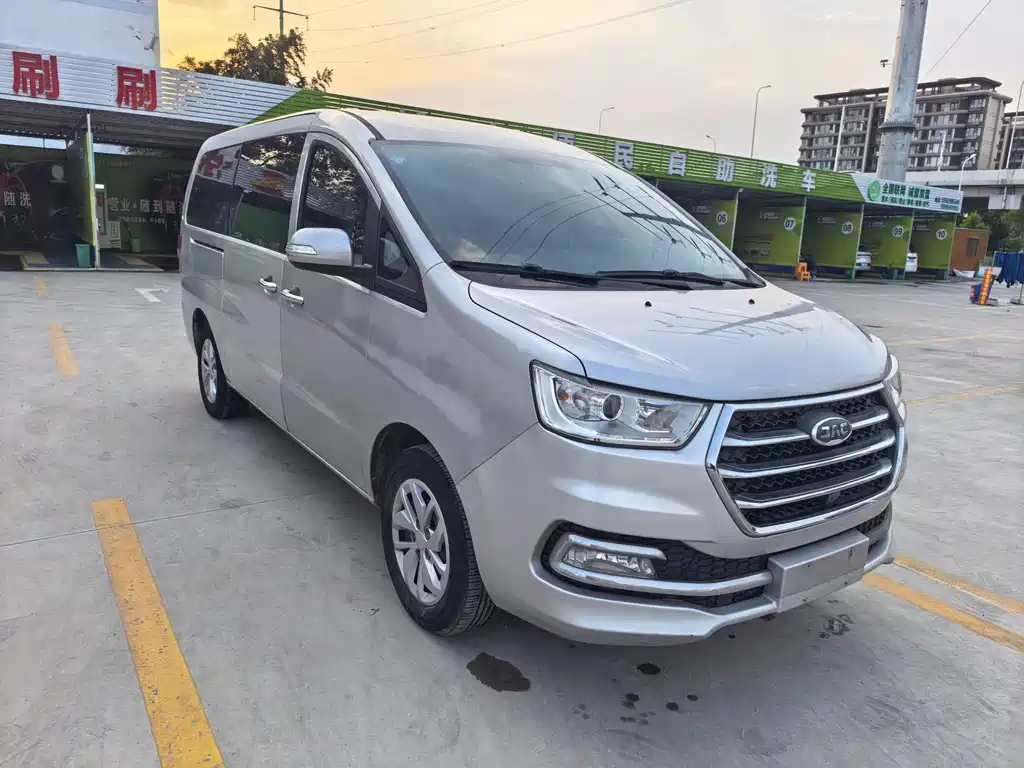 Refine M4 Business Travel Series 2.0 L Manual Comfort CN-V