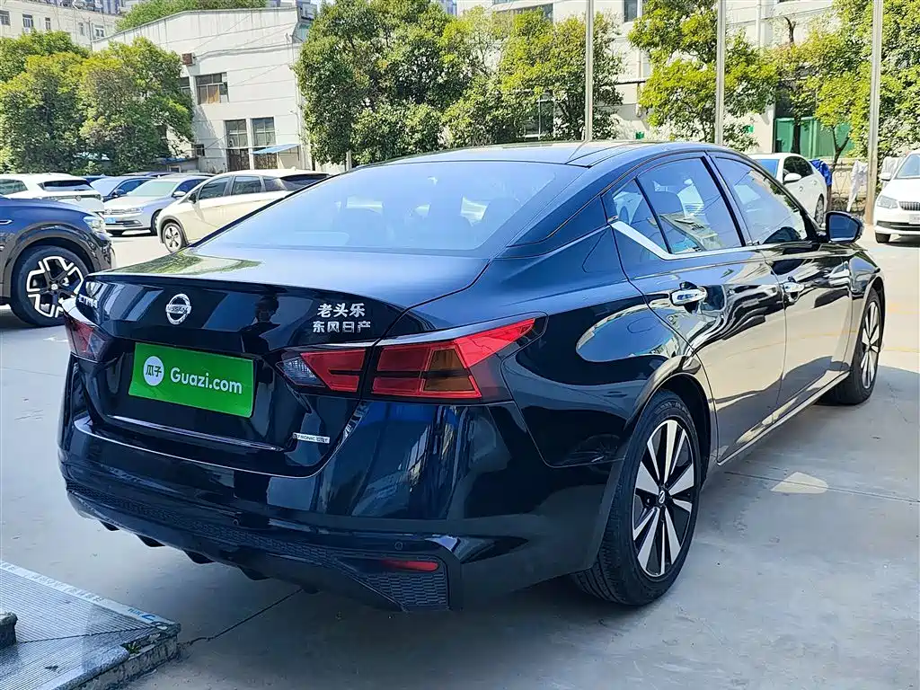 Teana 2.0 L XL Comfort
