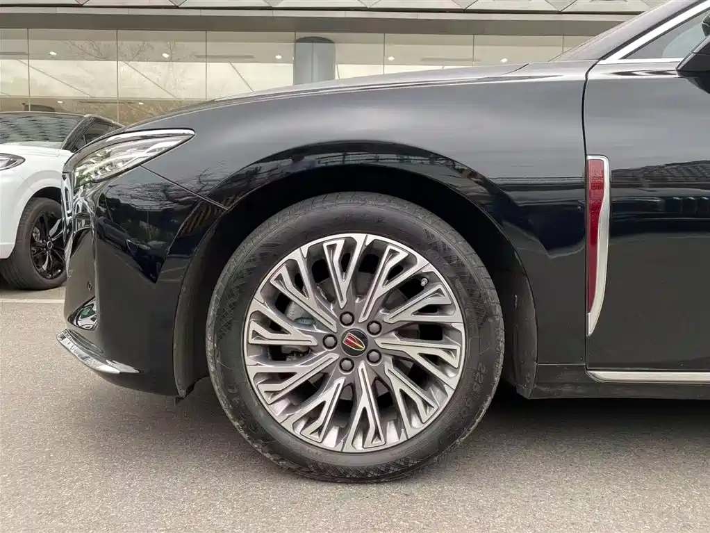 Hongqi H5 2.0 T Auto Connected Flagship