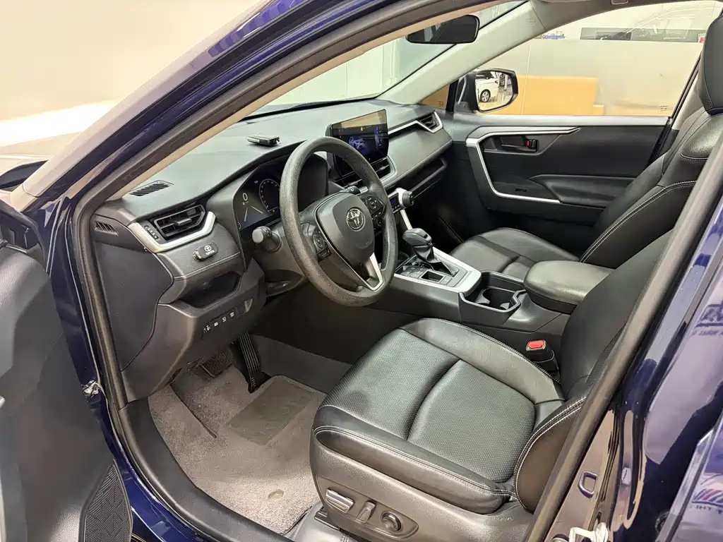 RAV4 Dual Engine 2.5 L E-CVT 2 WD Elite