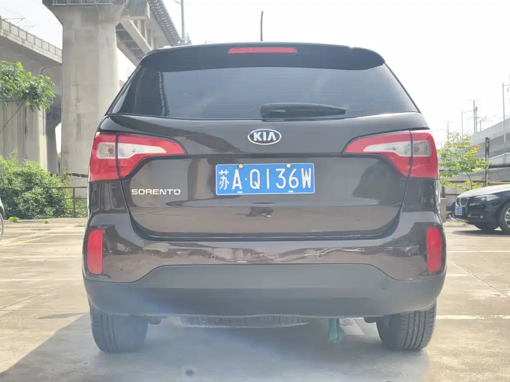 Sorento 索兰托 2013款 2.4 L 7座汽油舒适版