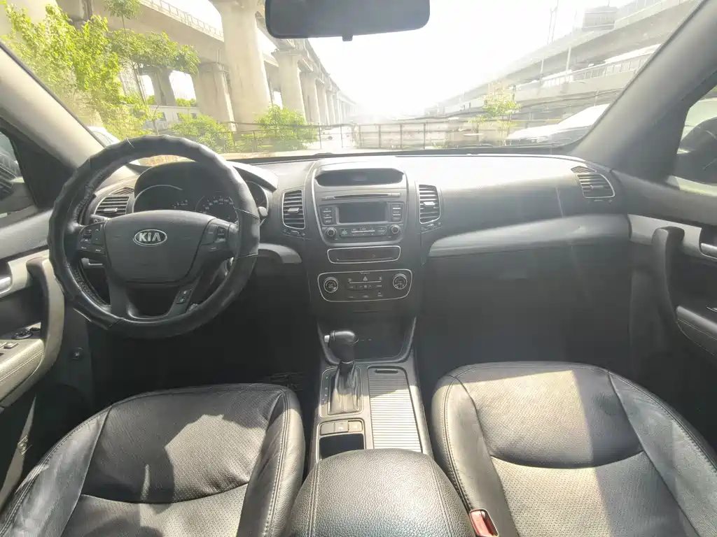 Sorento 索兰托 2013款 2.4 L 7座汽油舒适版