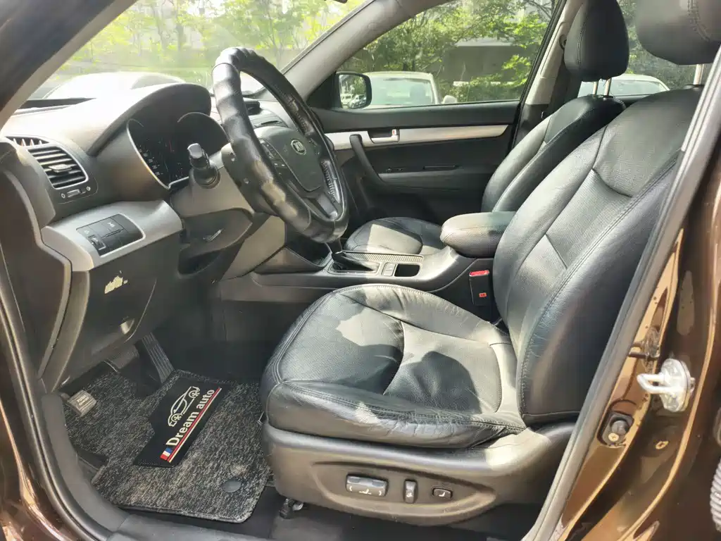 Sorento 索兰托 2013款 2.4 L 7座汽油舒适版