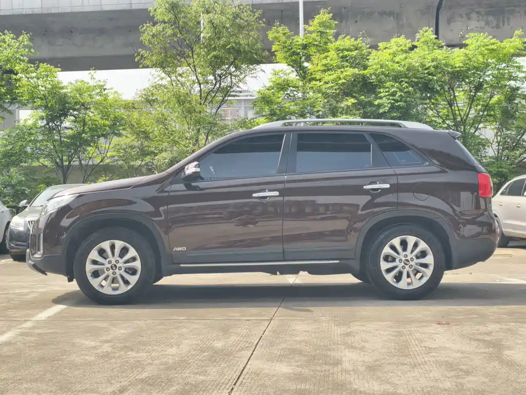 Sorento 索兰托 2013款 2.4 L 7座汽油舒适版
