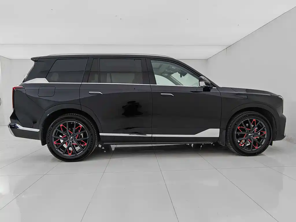 GAC Trumpchi GS8 传祺GS8 2022款 领航系列 2.0 TGDI 四驱至尊版（六座）