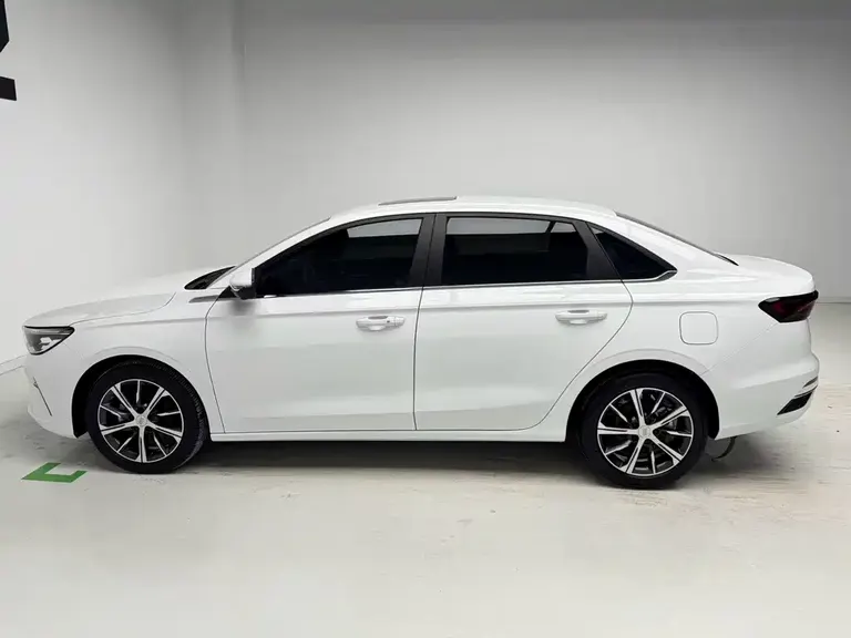 Geely Emgrand 4 th Gen Champion 1.5 L CVT Distinguished