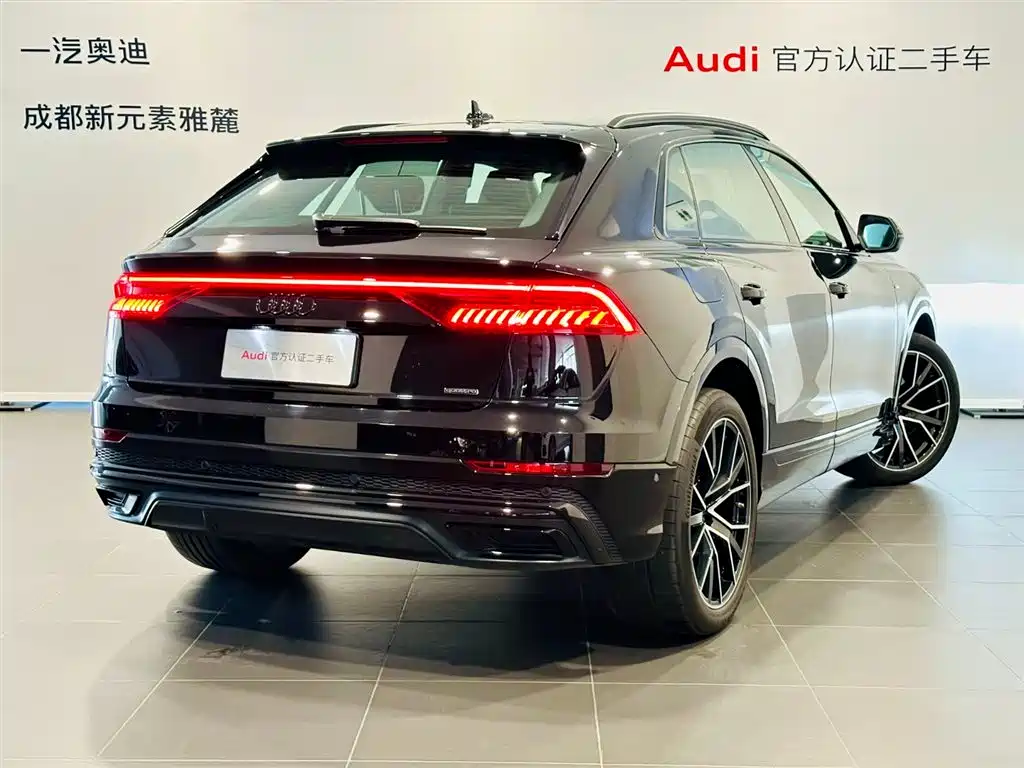Audi Q8 55 TFSI Premium Dynamic