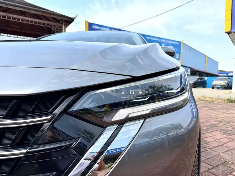 Nissan Sylphy Facelift 1.6 L CVT Joy