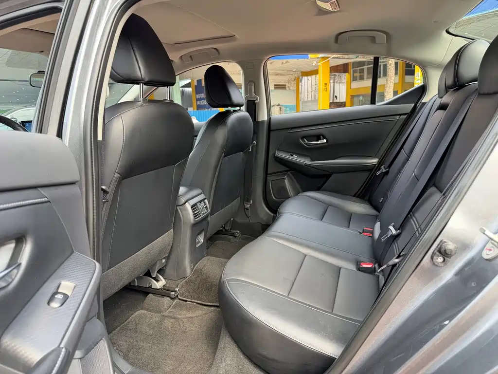 Sylphy Facelift 1.6 L CVT Joy
